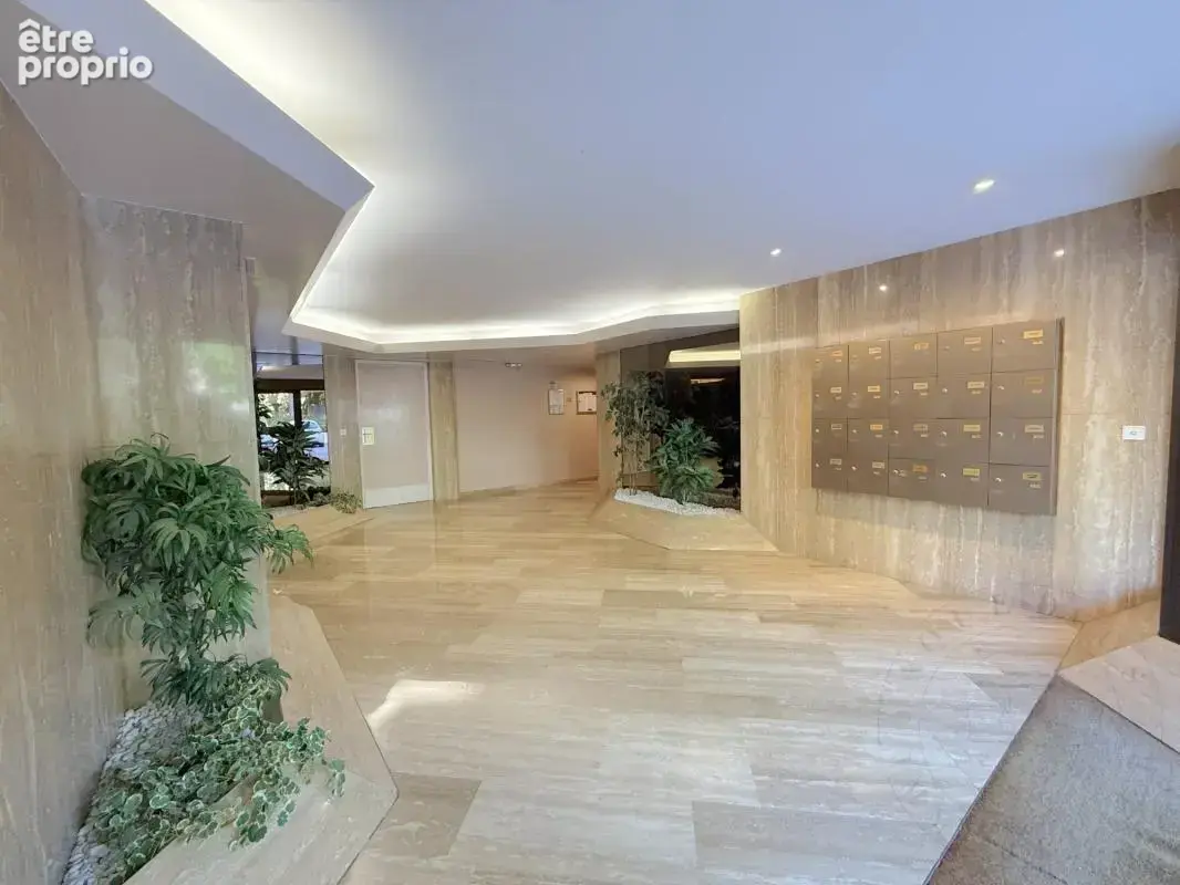 Appartement T4 de 108 m² - 3 Chambres - LYON 3 - photo 2