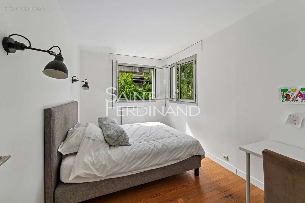 Appartement à NEUILLY-SUR-SEINE
