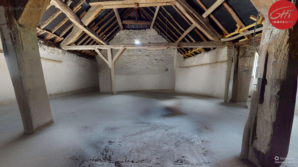 Appartement à HYEVRE-PAROISSE