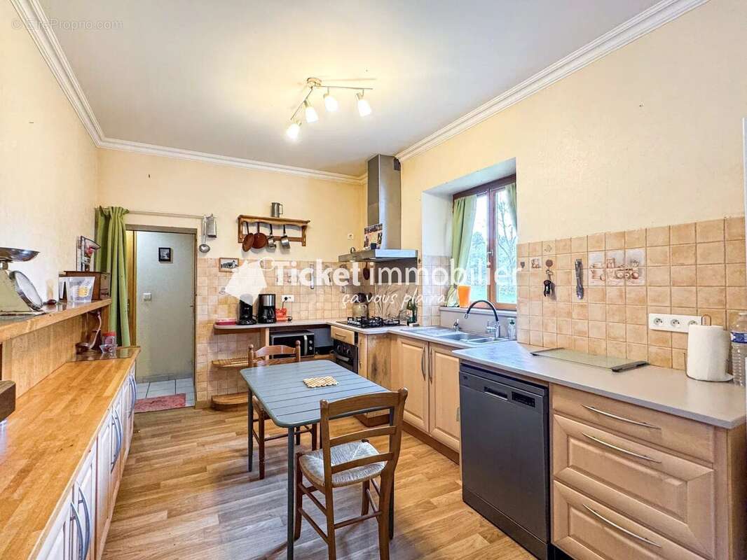 Maison à CANIAC-DU-CAUSSE