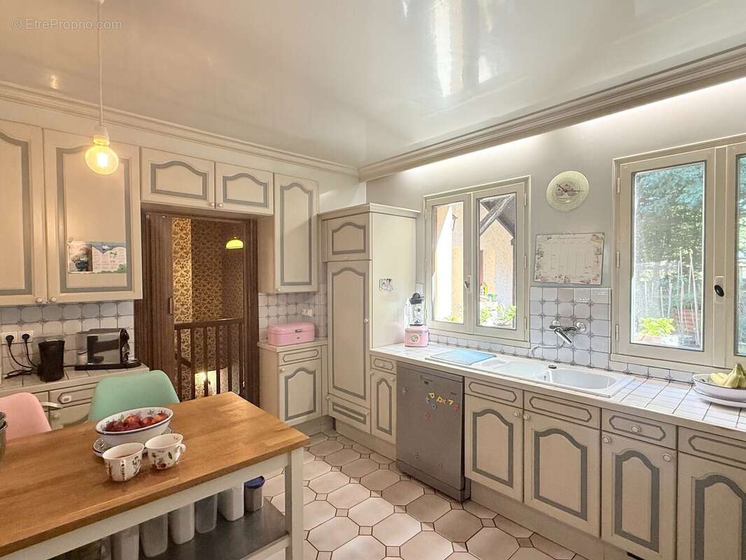 Maison 205 m² à La Chatre  - photo 6