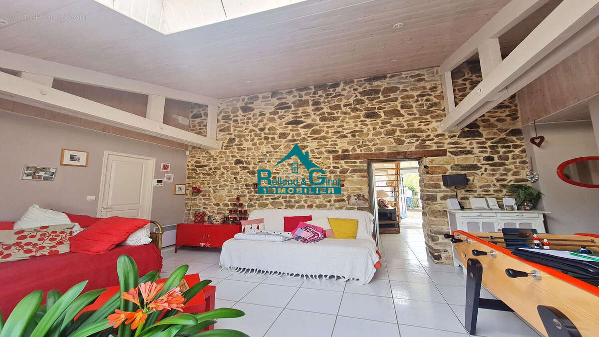 Maison à SAINT-AUBIN-DU-CORMIER