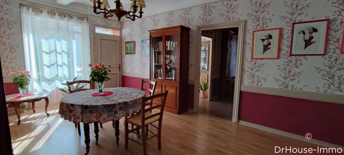 Maison à SIAUGUES-SAINTE-MARIE