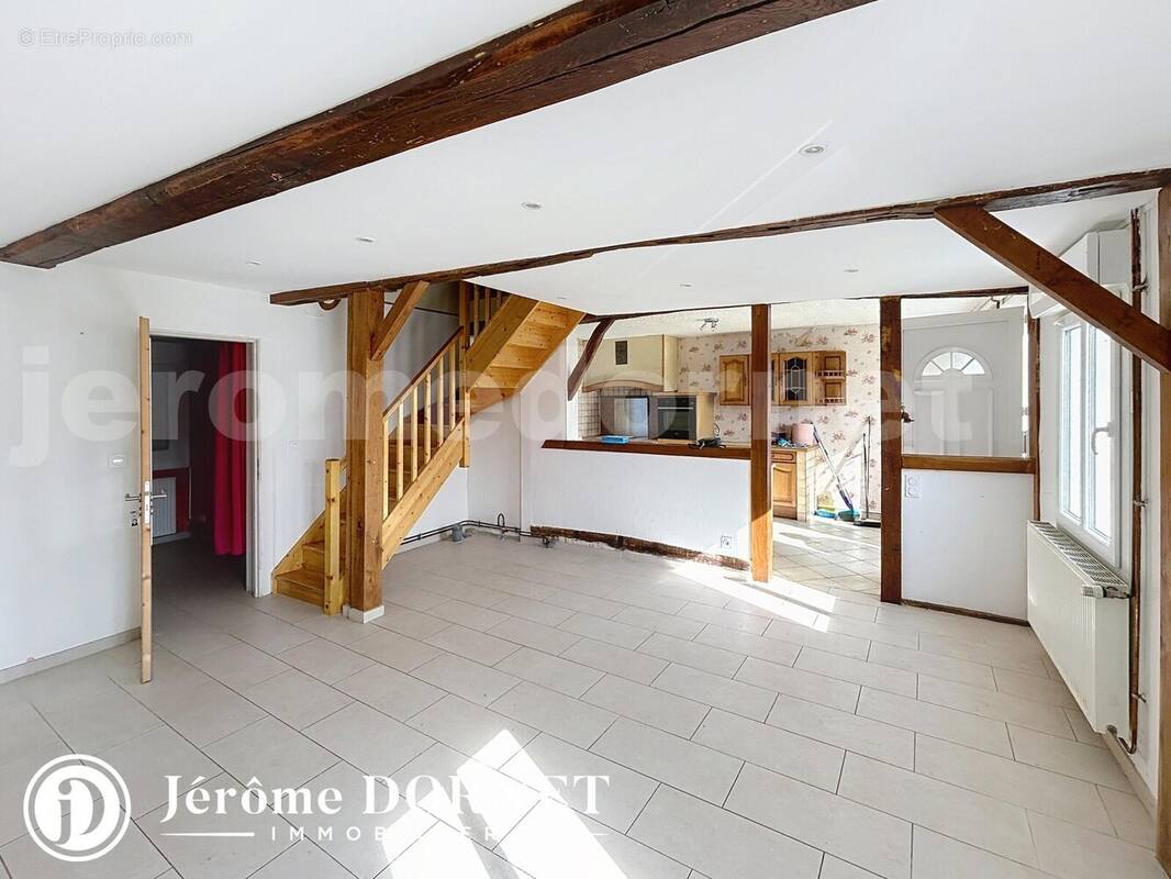 gu_00006 - Maison à CREVECOEUR-LE-GRAND