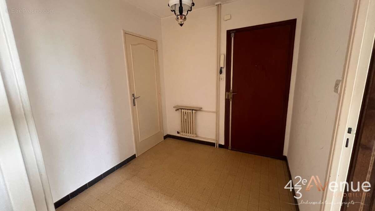 Appartement 64 m² à Saint-Etienne  - photo 7