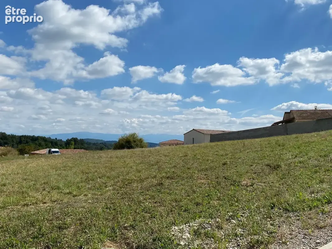 Photo Terrain à Saint-Donat-Sur-L'herbasse au prix de 96 000€