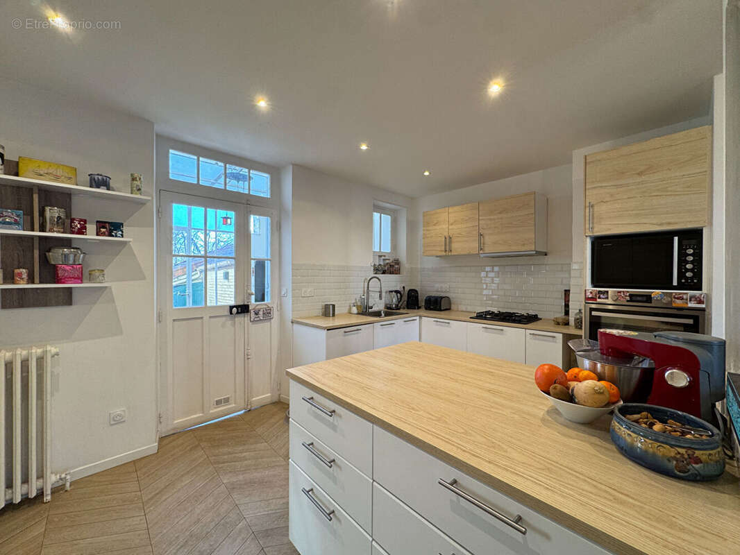 A vendre Maison bourgeoise 242 m²  Jardin 506 m²  Centre-ville de Melun - photo 7