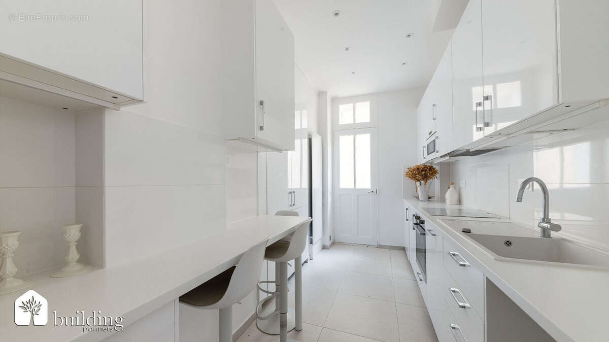 Appartement à NEUILLY-SUR-SEINE