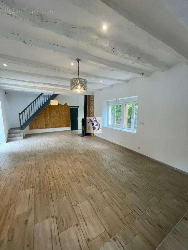 Maison à SAVIGNAC-LES-EGLISES