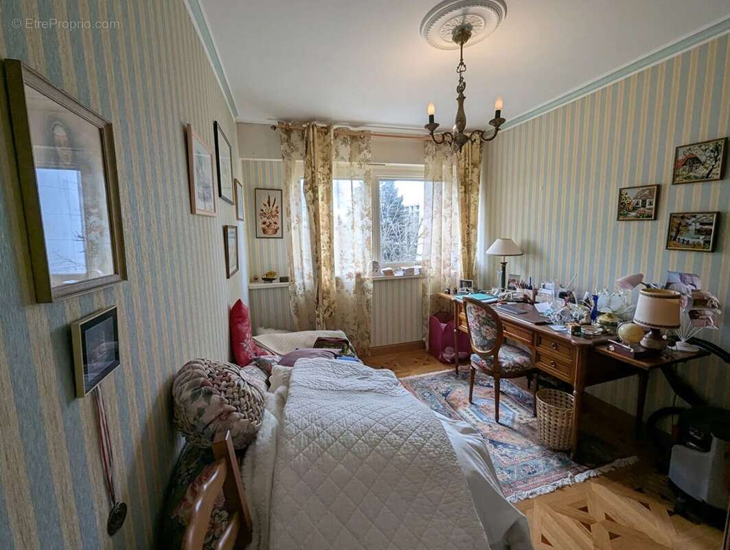 Appartement à LA CHAUSSEE-SAINT-VICTOR