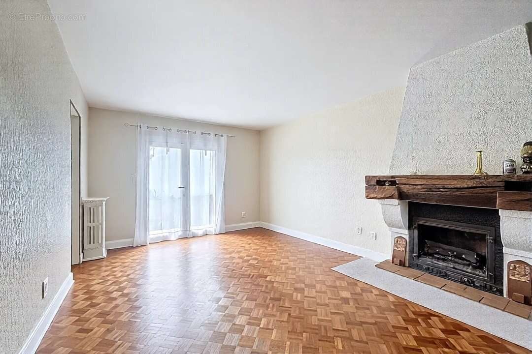 Maison à SAINT-PIERRE-DU-MONT