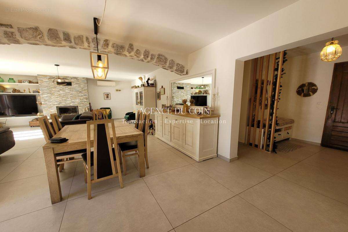 Maison à SAINT-ANTONIN-DU-VAR