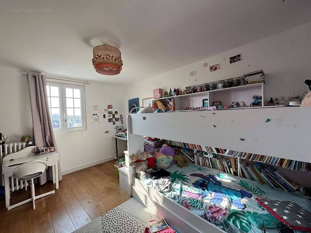 Maison à SAINT-NOM-LA-BRETECHE