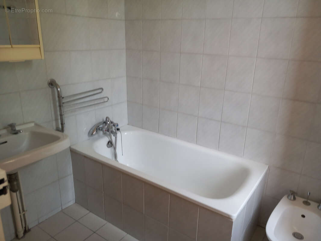 Appartement à FUMEL