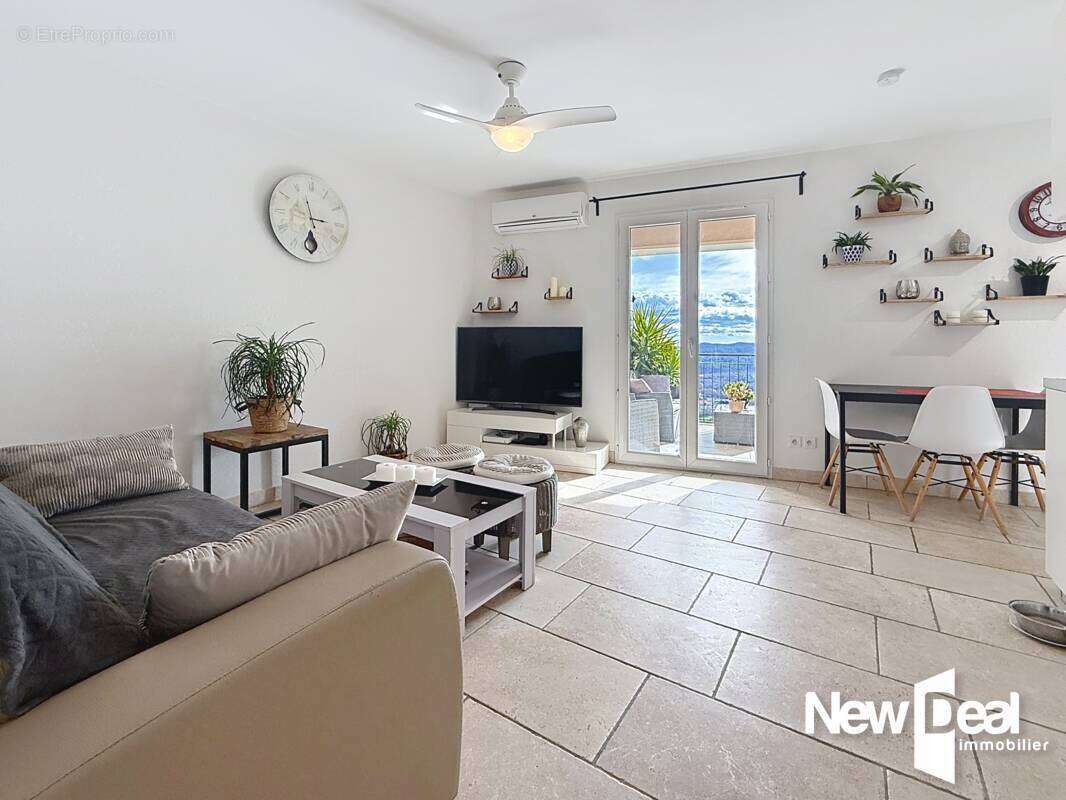 Appartement à MONTAUROUX