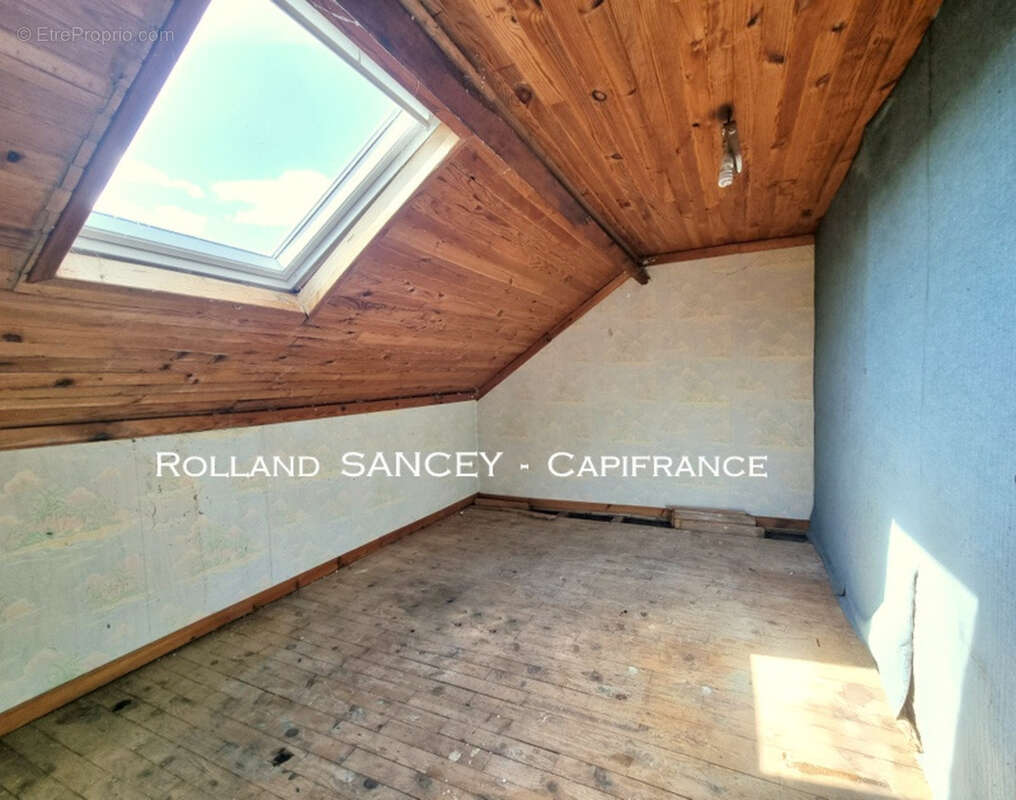 À VENDRE – Maison familiale T5 avec plus de 3 000 m² de terrain  FROTEY LES LURE (70) - photo 11