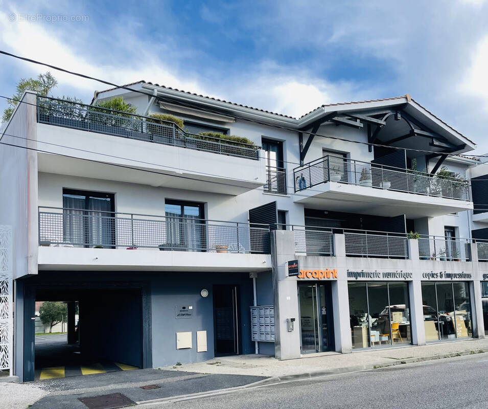 Autre à LA TESTE-DE-BUCH