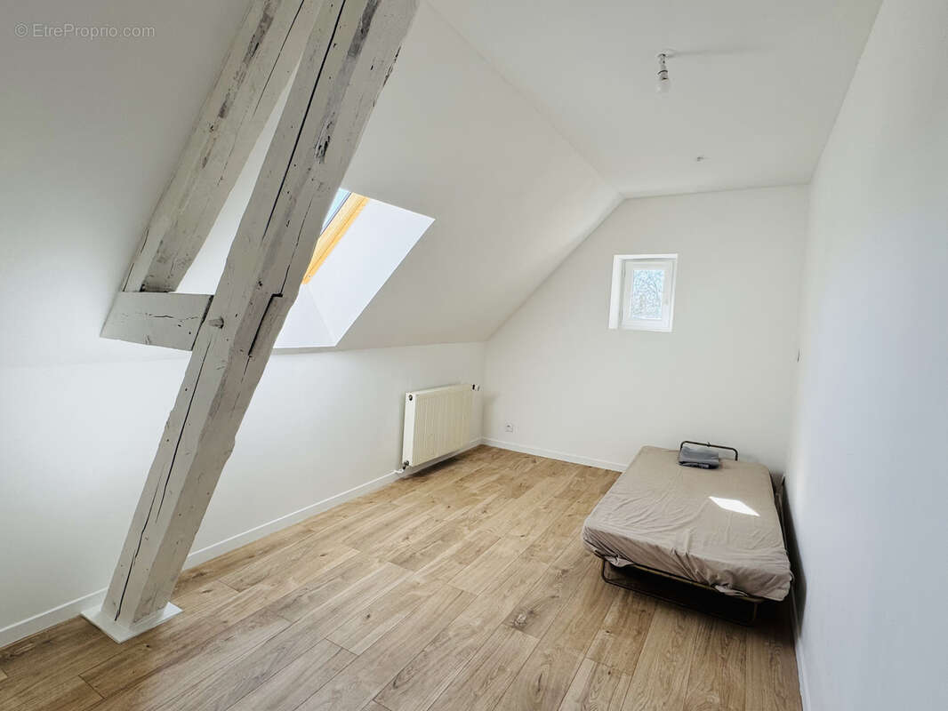 Maison à LA CHAPELLE-SAINT-SAUVEUR