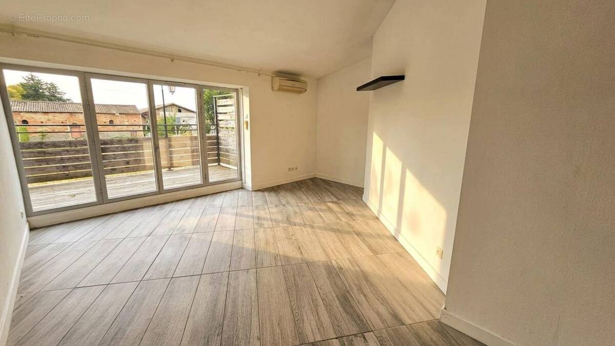 Appartement à SAINT-CEZERT