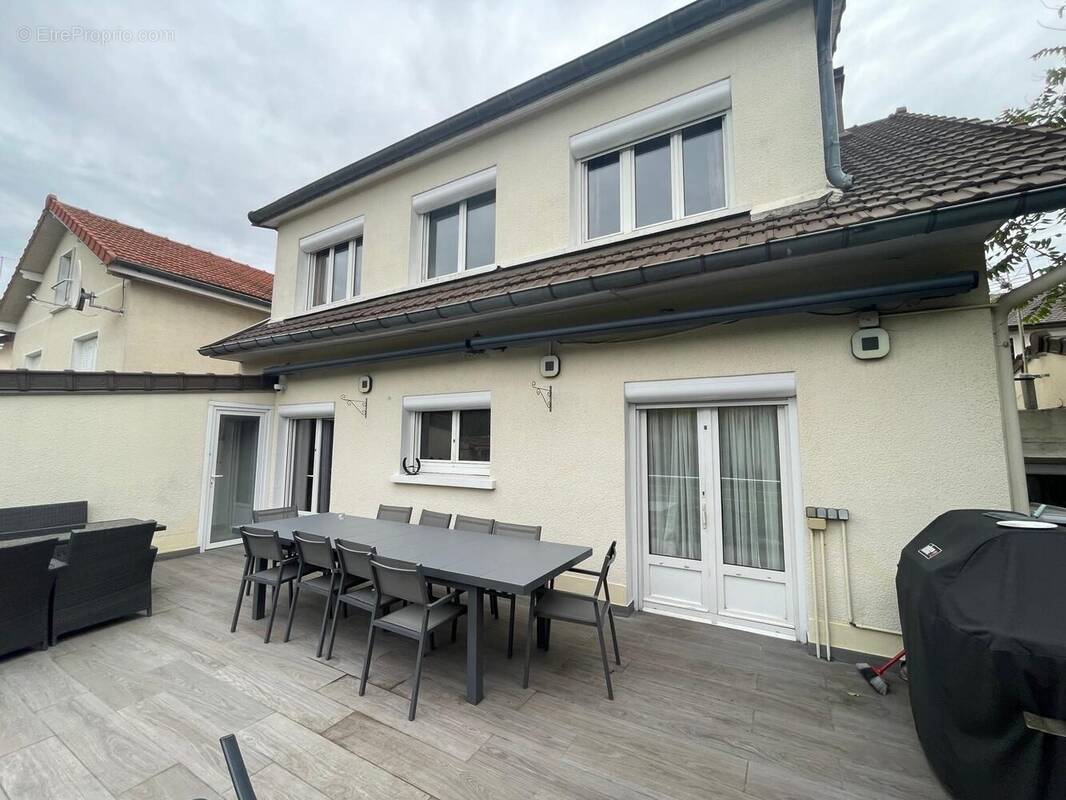 Maison à LIVRY-GARGAN