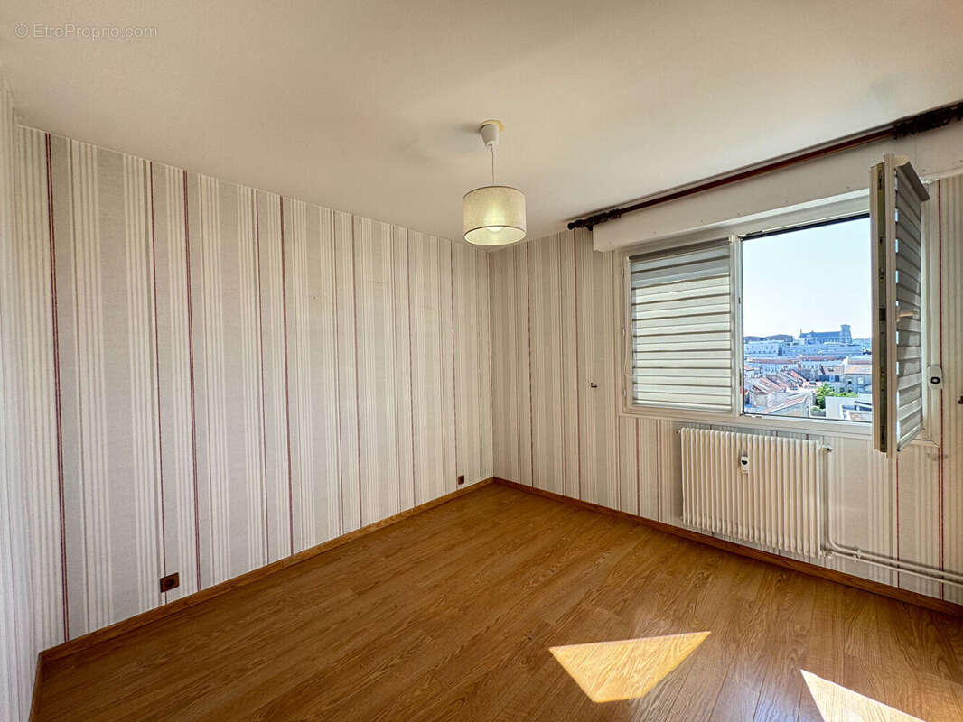 Appartement type 5  - 91 m² - reims clairmarais - photo 7