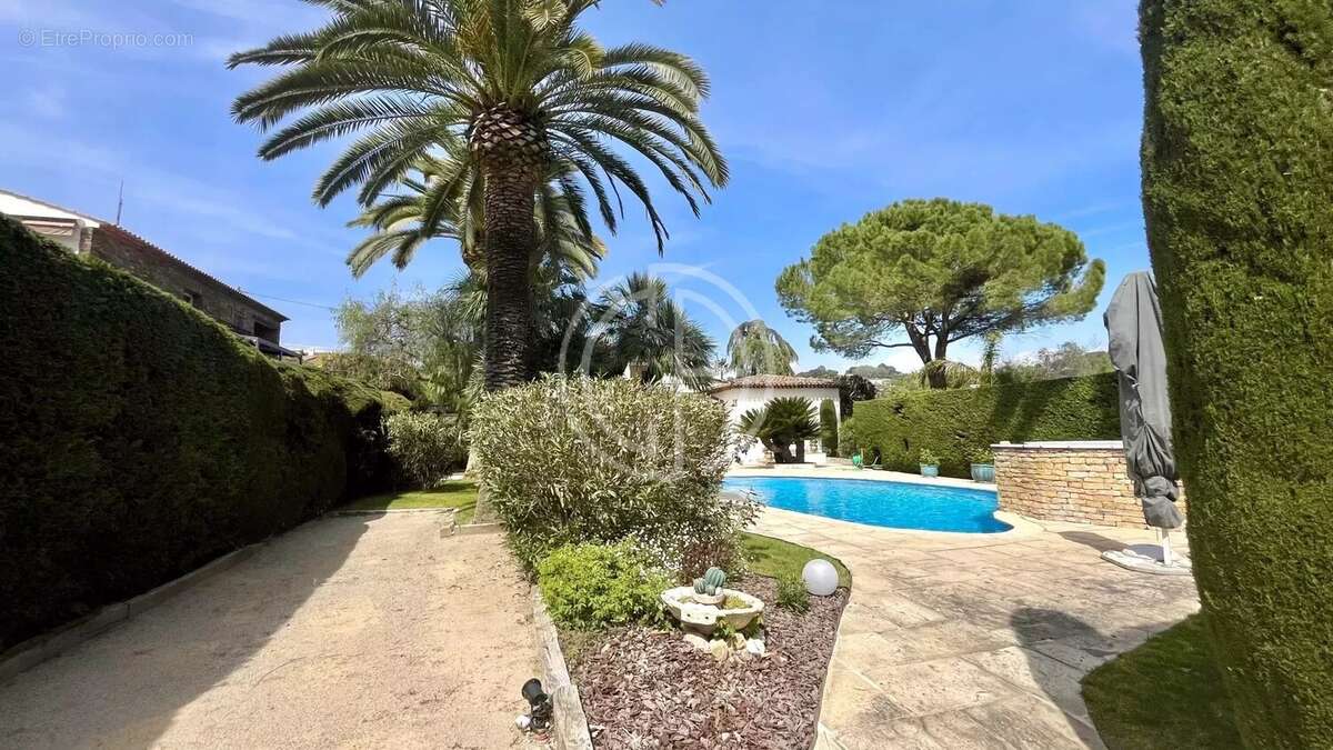 Maison à MOUGINS