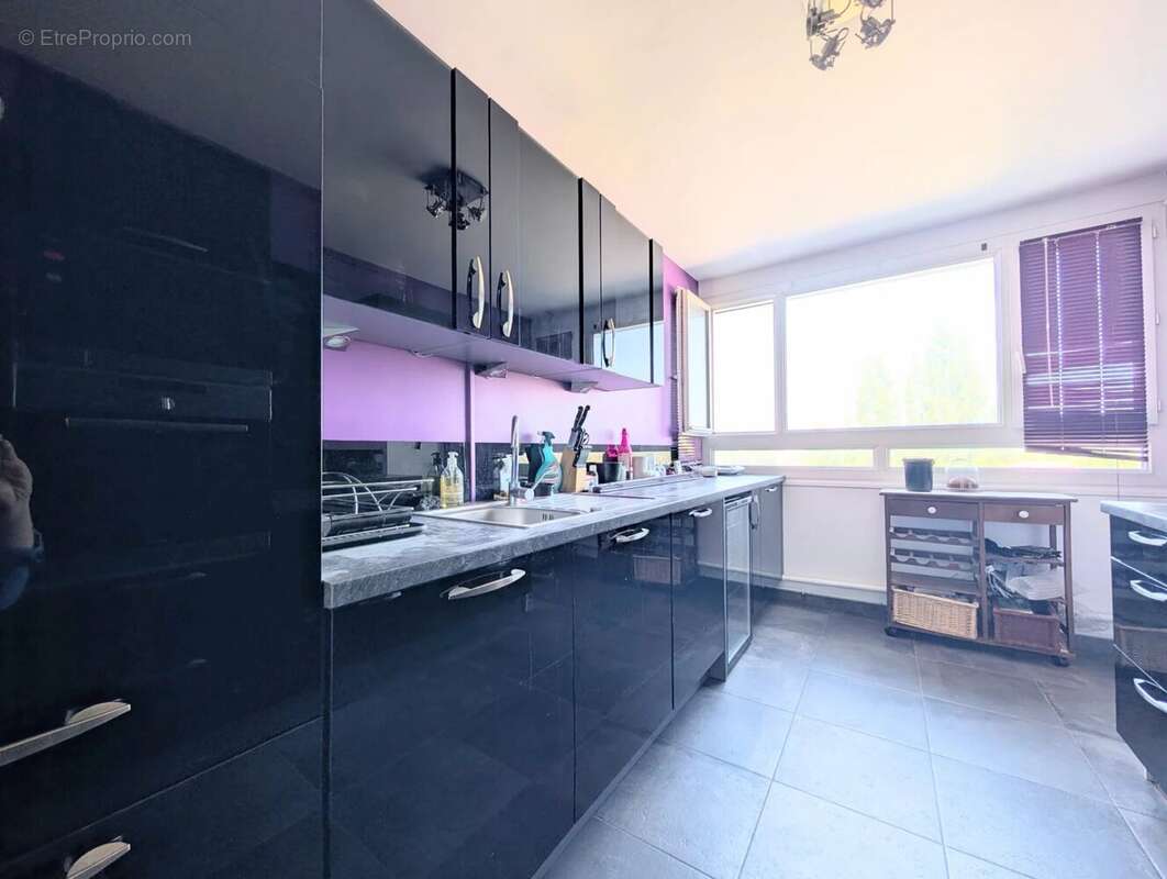 Appartement à LES CLAYES-SOUS-BOIS