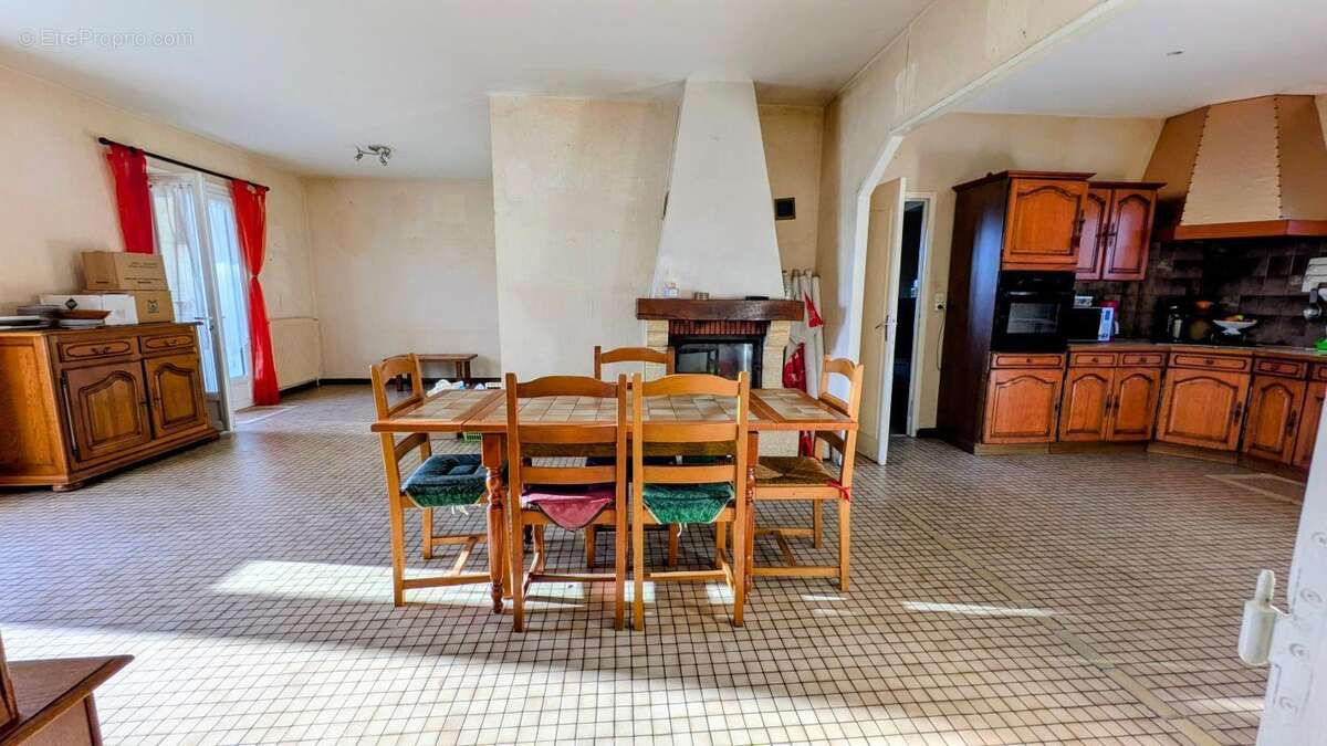 Maison à AUBIE-ET-ESPESSAS