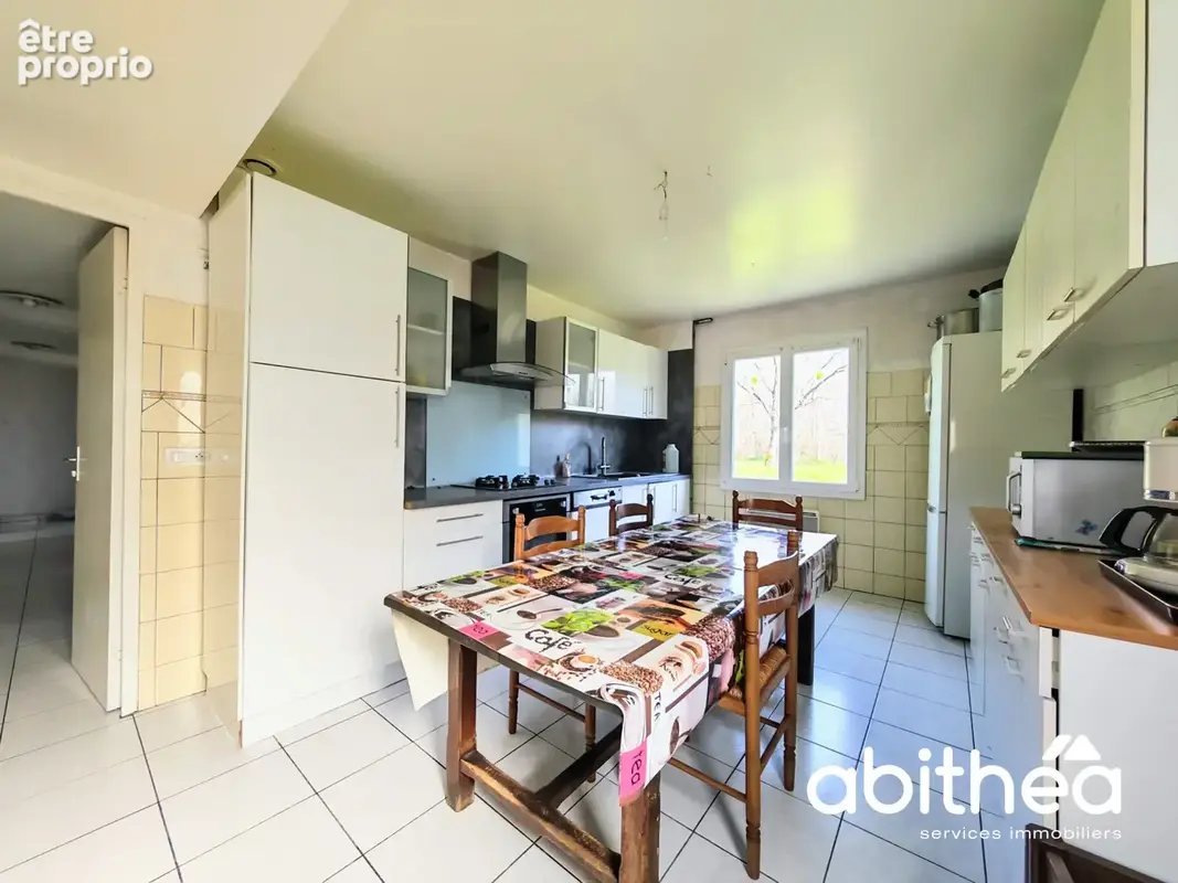 Maison de 98 m2 à rafraîchir sur un terrain de 2000 m2 - photo 2