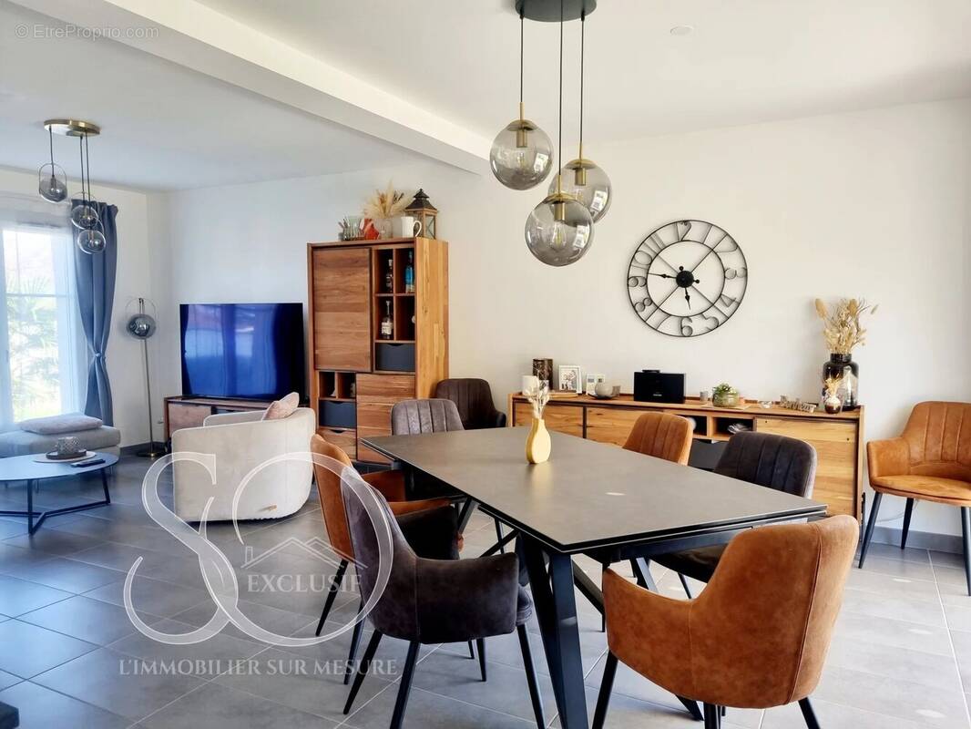 Maison à MEZIERES-SUR-SEINE