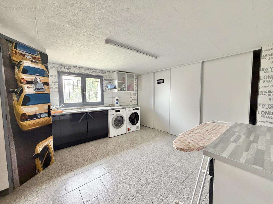 Maison à COURS-LES-BARRES