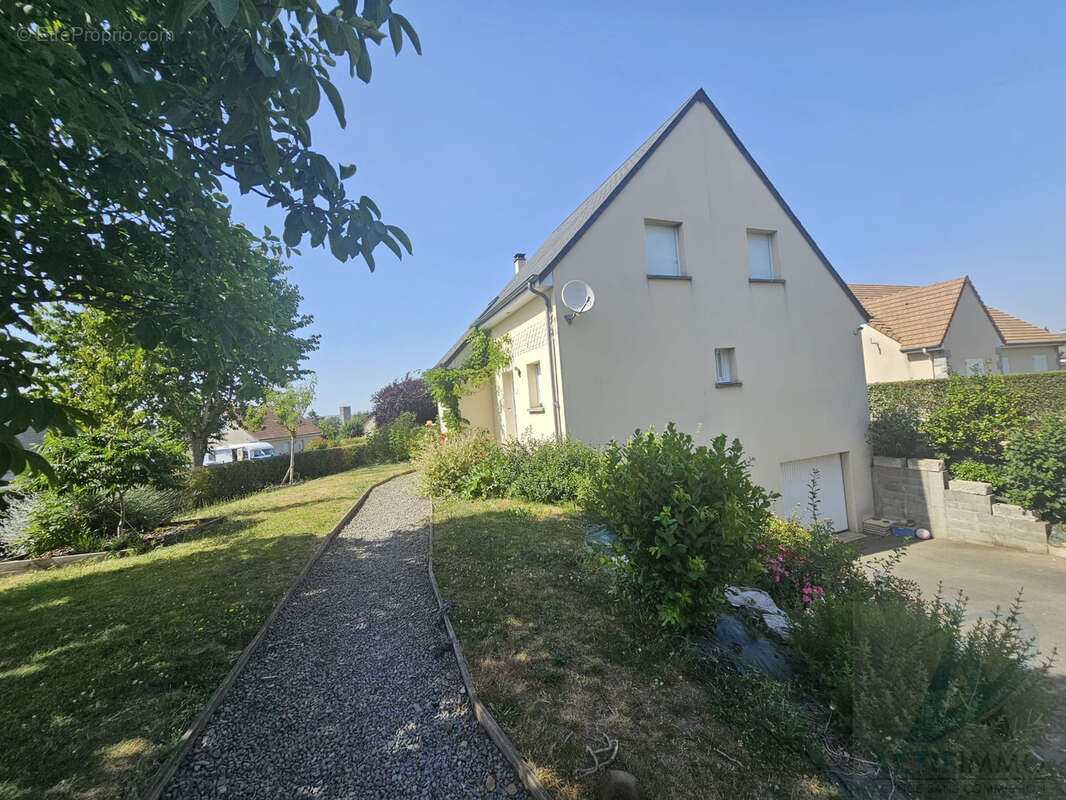 Maison à SAINT-PIERRE-DU-REGARD