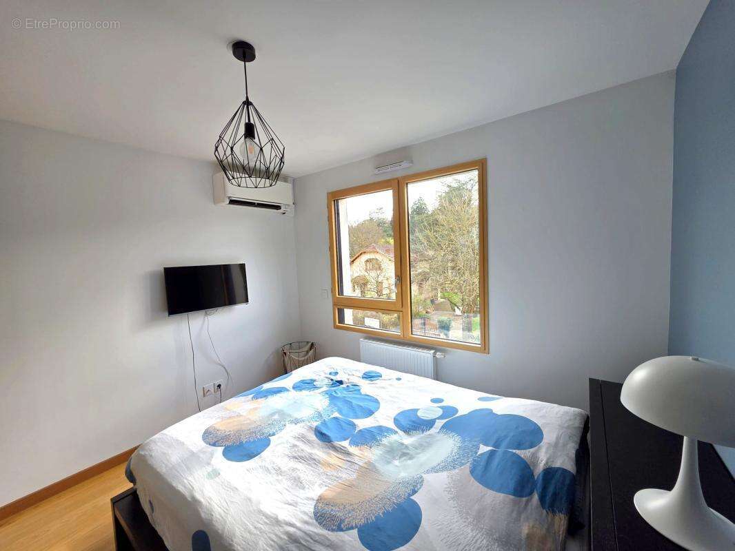 Appartement à CHARBONNIERES-LES-BAINS