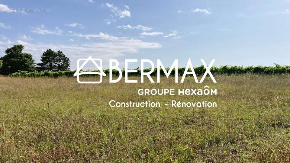 Terrain à SALLES-D'ANGLES