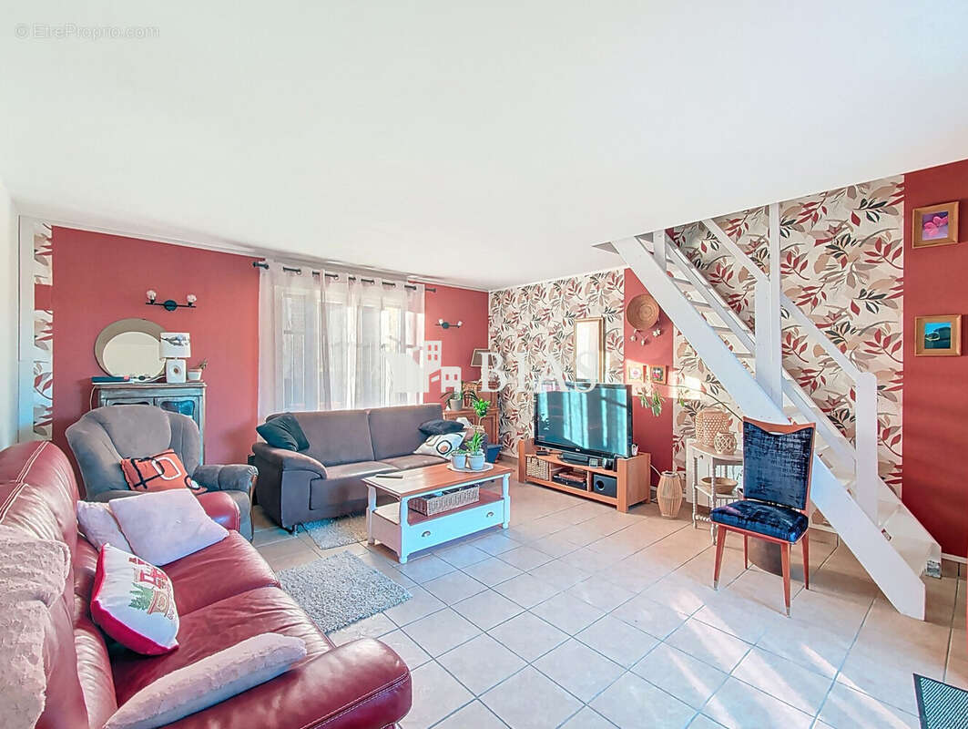 Maison à CRIQUEBEUF-SUR-SEINE