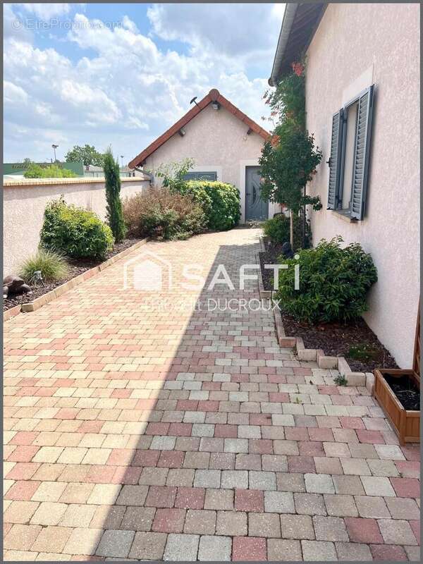 Maison 180 m² à Digoin  - photo 2