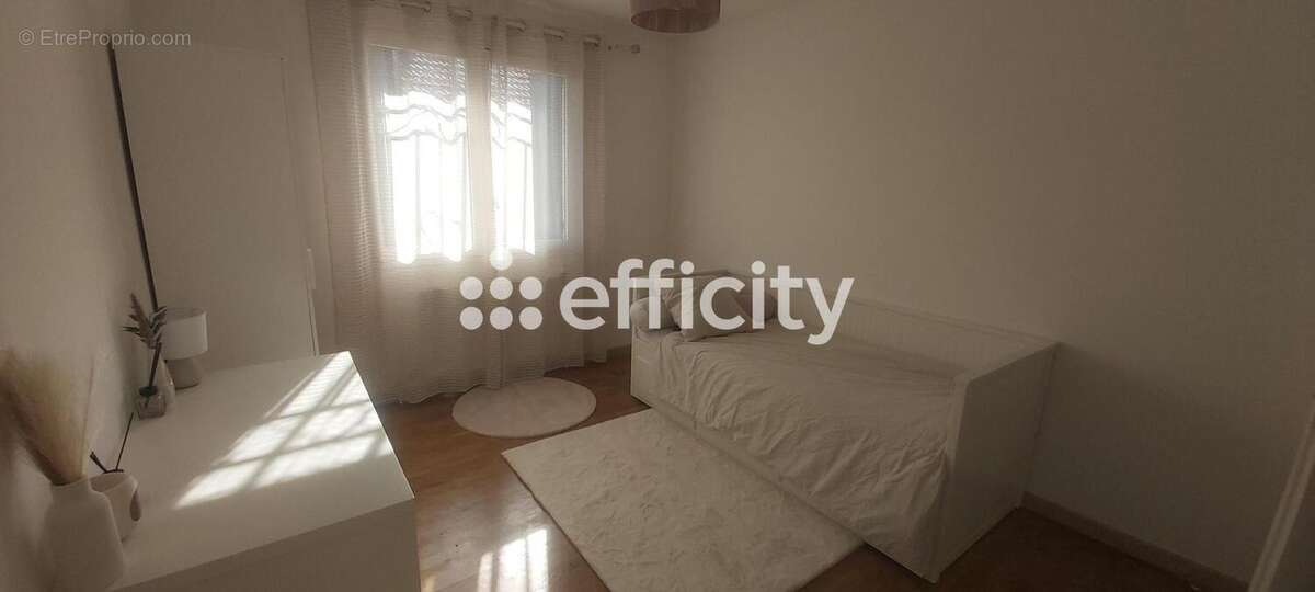 Maison à VAULX-EN-VELIN