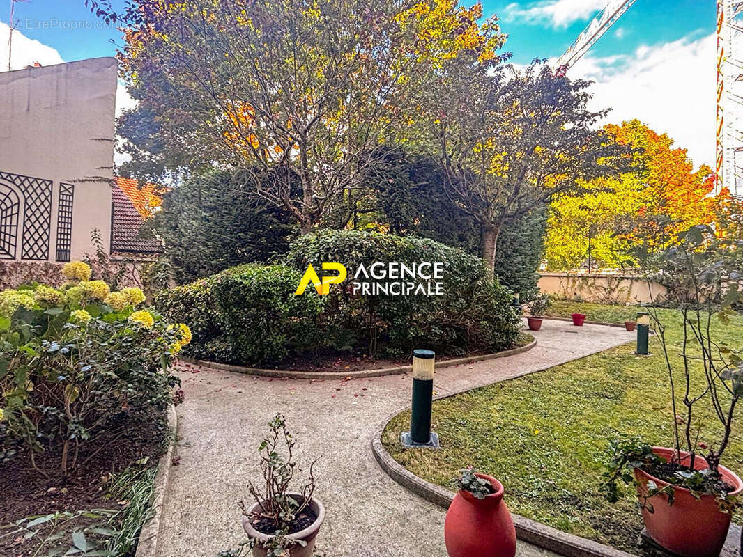 Appartement à SARTROUVILLE