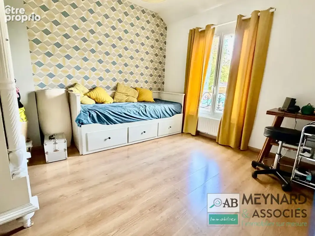 Maison à vendre 5mn Faremoutiers 200m2 utiles - 4 chambres - piscine chauffée- jardin - photo 11