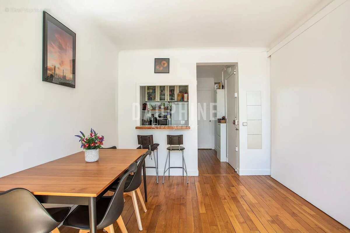 Appartement à PARIS-15E