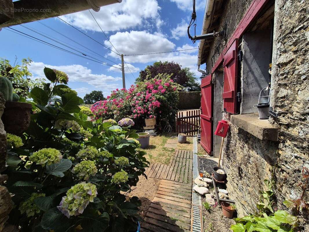 Maison à CHALLAIN-LA-POTHERIE