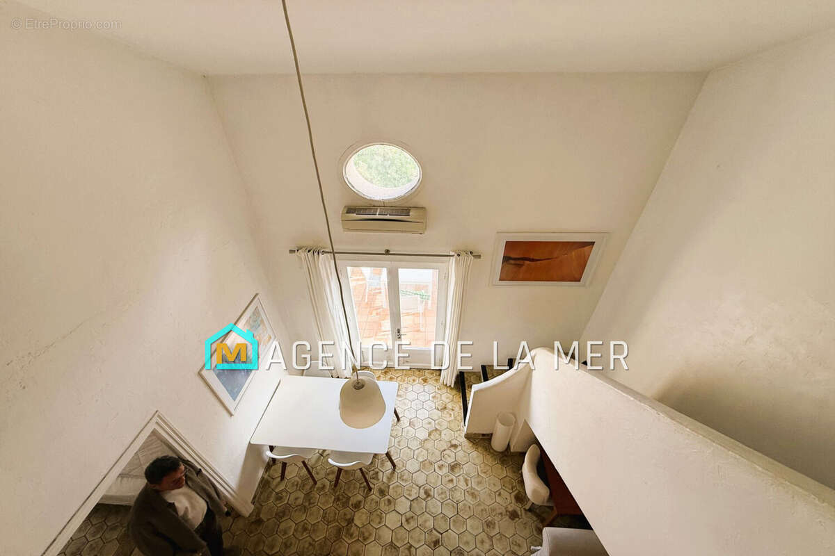 Appartement à MANDELIEU-LA-NAPOULE