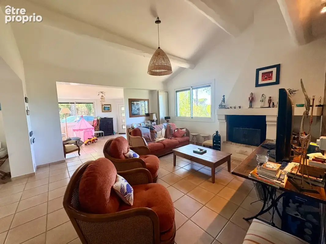 Maison à vendre 7 pièces FREJUS (83) - photo 7