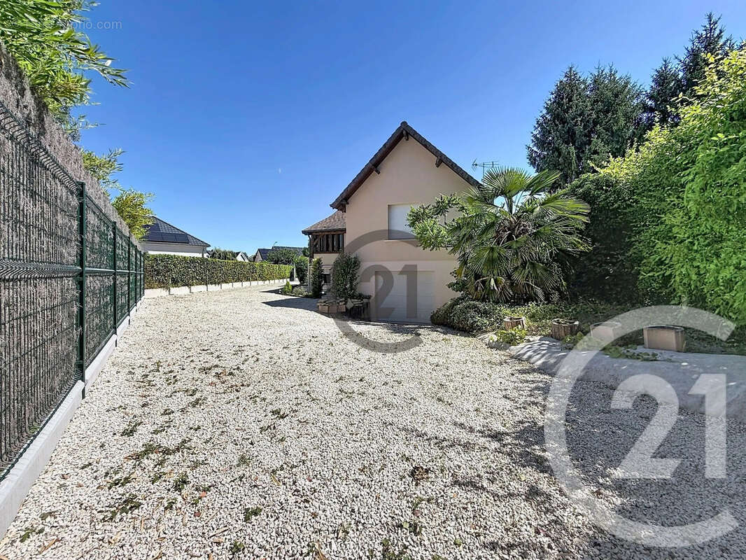 Maison à SAINT-JULIEN-LES-VILLAS