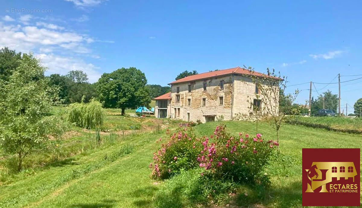 Maison à CHALAMONT