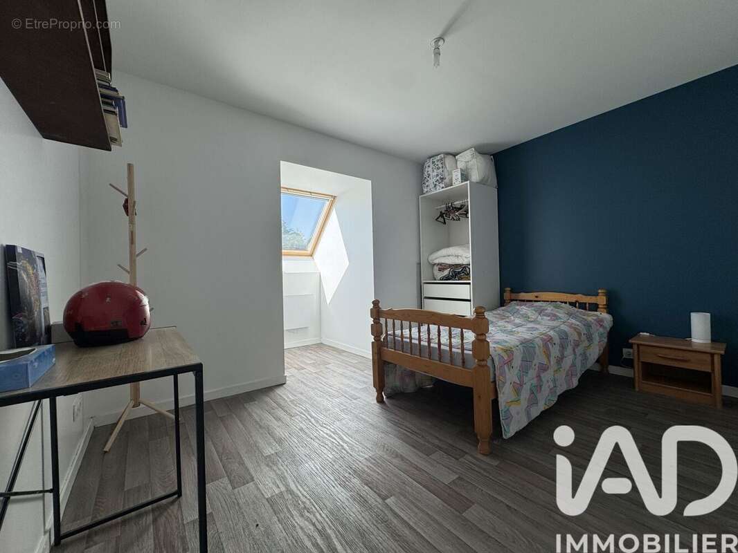 Maison 242 m² à Pruille-L'eguille  - photo 5