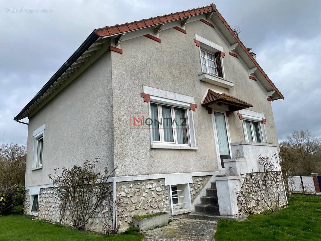 Maison à SAINT-MARTIN-DES-CHAMPS
