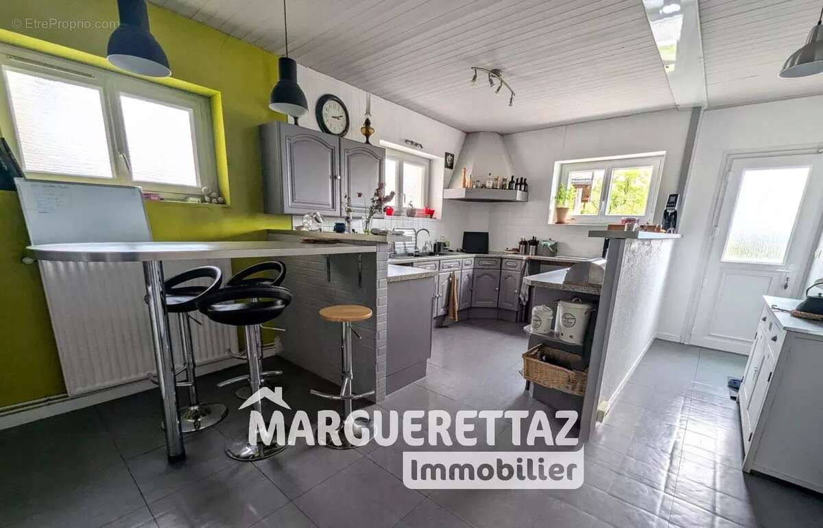 Maison à VIUZ-EN-SALLAZ