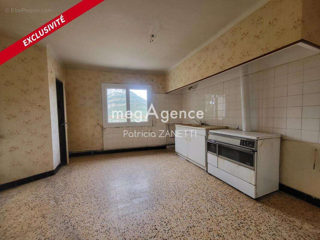 Appartement à SAINT-BRES