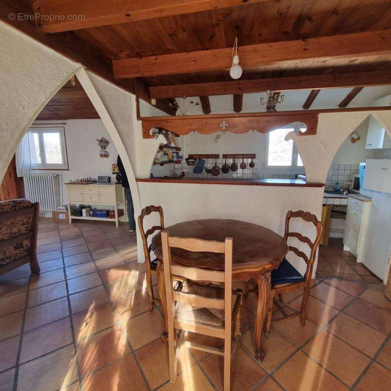 Maison à EOURRES